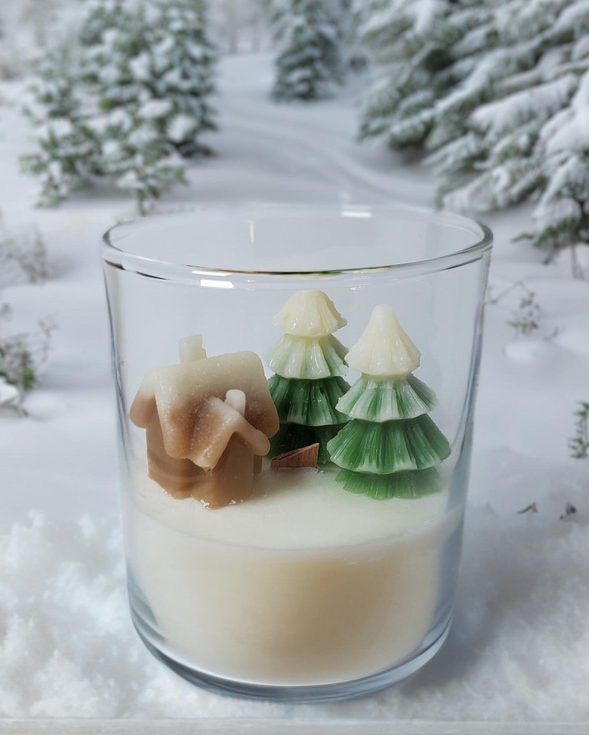 Hand-Poured Bear Soy Candle: Christmas Scent, Wooden Wick